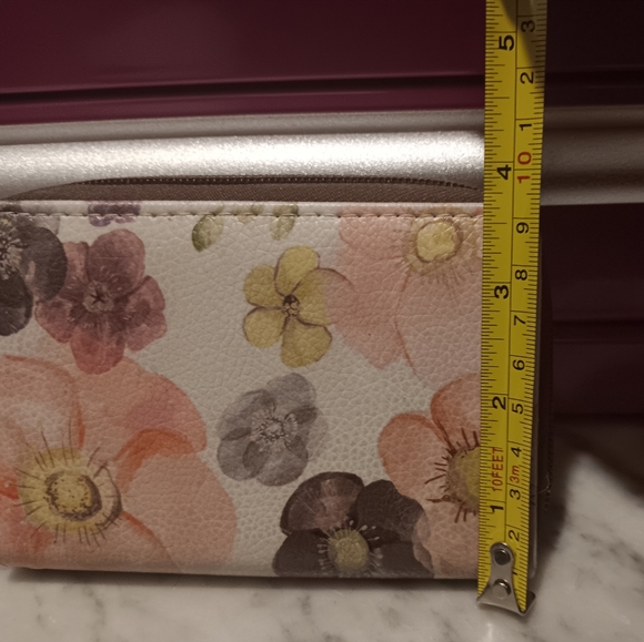 Floral Wallet - Picture 2 of 6